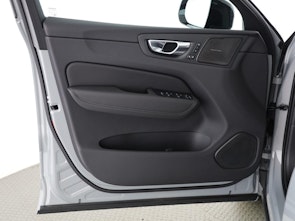 Vehicle image VOLVO XC60 2.0 T8 TE Black Edition eAWD