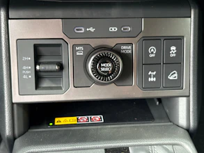 https://vehicle.imgix.net/3863811/46a101fe-3c70-4c28-abe5-4b3e0fbf299a.jpg