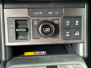immagine del veicolo TOYOTA Hilux Double Cab.-Pick-up 2.8 D-4D 204 Style MHEV