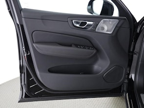 Vehicle image VOLVO XC60 2.0 T8 TE Black Edition eAWD