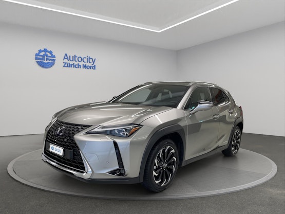 First vehicle image