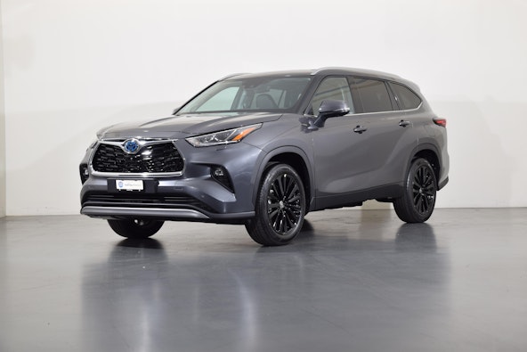 First vehicle image