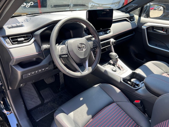 Vehicle image 7