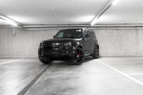 LAND ROVER Defender 110 5.0 V8 X 0