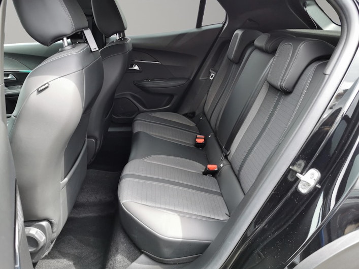 Vehicle image PEUGEOT 2008