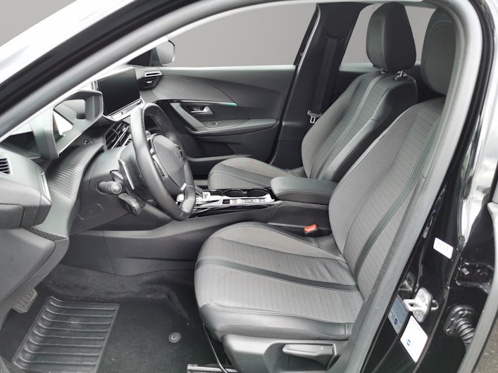 Vehicle image PEUGEOT 2008