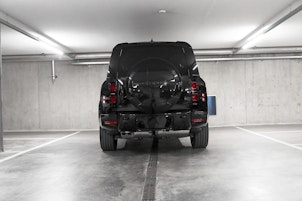 Vehicle image LAND ROVER Defender 130 3.0 D I6 X-Dynamic SE