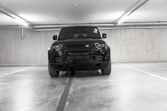 LAND ROVER Defender 130 3.0 D I6 X-Dynamic SE 1