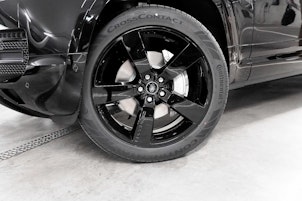 Vehicle image LAND ROVER Defender 130 3.0 D I6 X-Dynamic SE