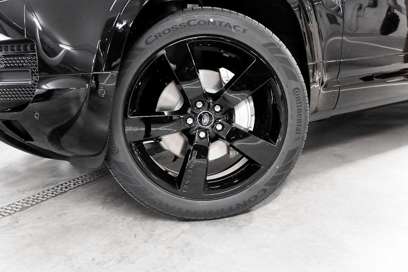 Vehicle image LAND ROVER DEFENDER