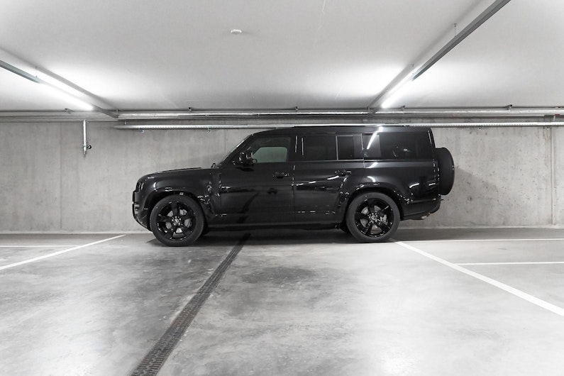 Vehicle image LAND ROVER DEFENDER