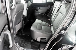 Vehicle image LAND ROVER Defender 130 3.0 D I6 X-Dynamic SE