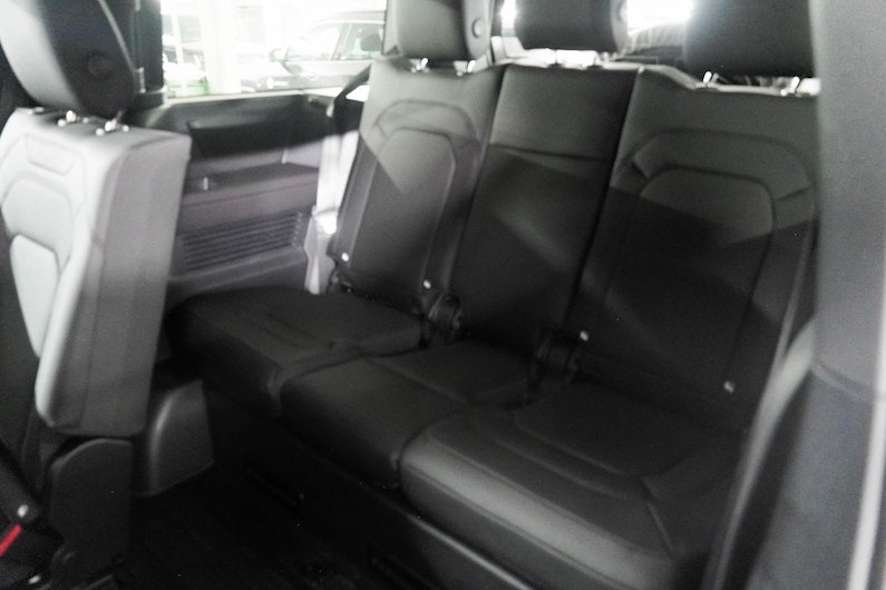 Vehicle image LAND ROVER DEFENDER