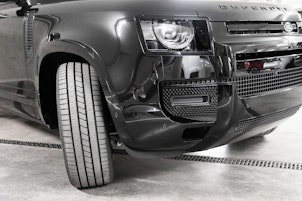 Vehicle image LAND ROVER Defender 130 3.0 D I6 X-Dynamic SE