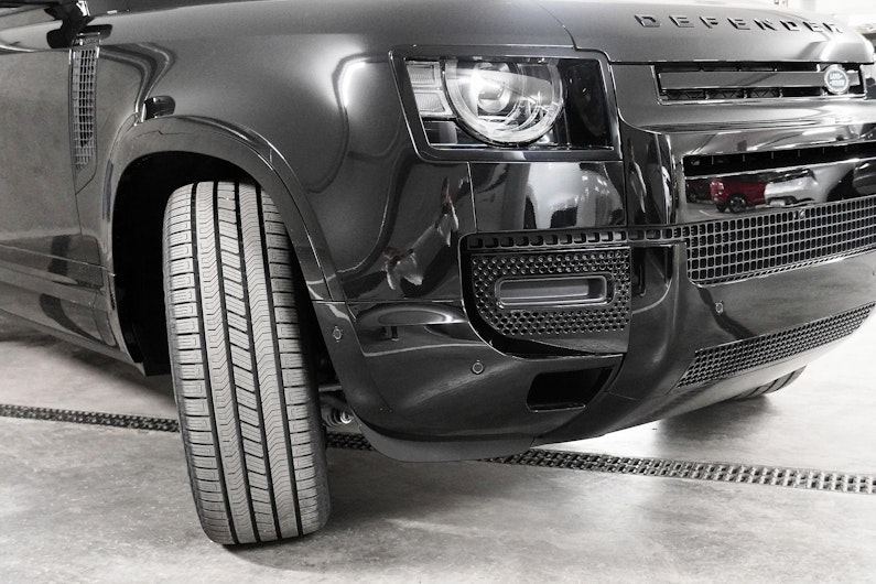 Vehicle image LAND ROVER DEFENDER