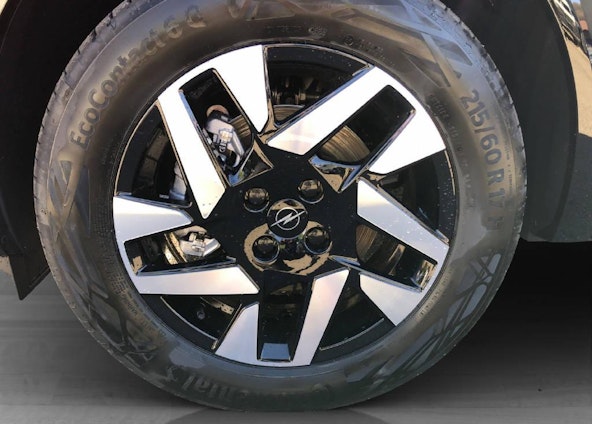 Vehicle image 9 Vehicle image 9