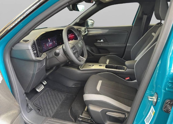 Vehicle image 4 Vehicle image 4