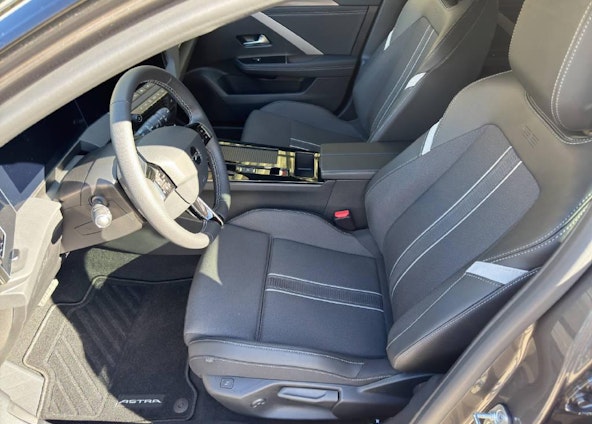 Vehicle image 4 Vehicle image 4