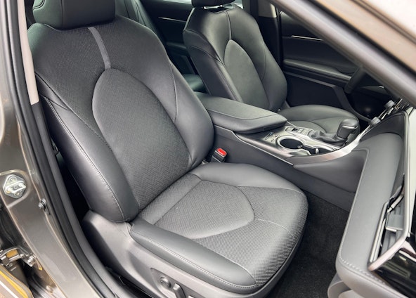 Vehicle image 14 Vehicle image 14