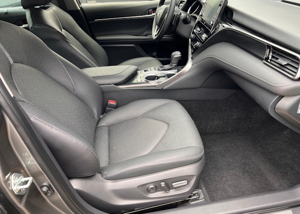 Vehicle image 12 Vehicle image 12