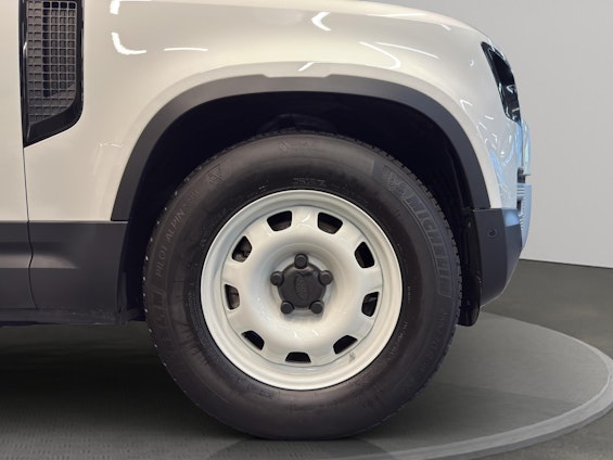 Vehicle image 13 Vehicle image 13