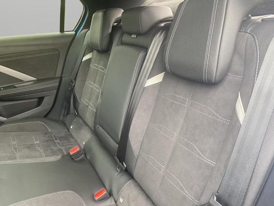 Vehicle image 6 Vehicle image 6