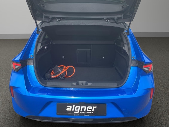 Vehicle image 8 Vehicle image 8