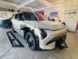 First vehicle image