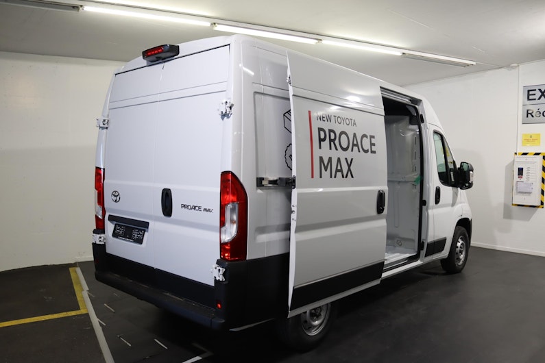 Vehicle image TOYOTA PROACE MAX