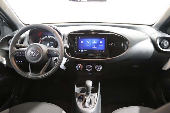 Vehicle image 10