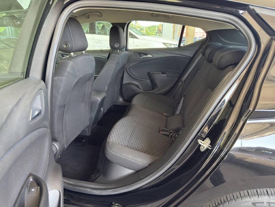 Vehicle image 7 Vehicle image 7