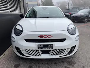 Fiat 600e Red