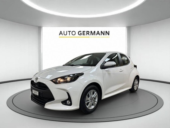 First vehicle image