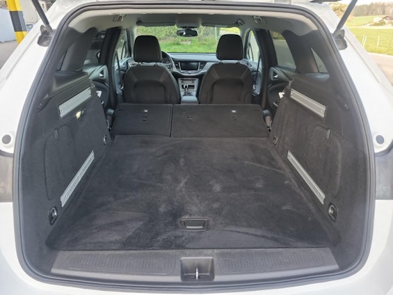 Vehicle image 9 Vehicle image 9