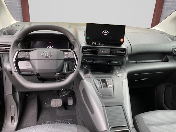 Vehicle image 6 Vehicle image 6