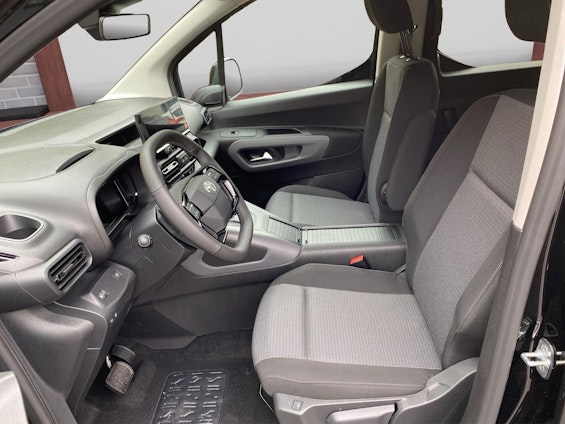 Vehicle image 7 Vehicle image 7