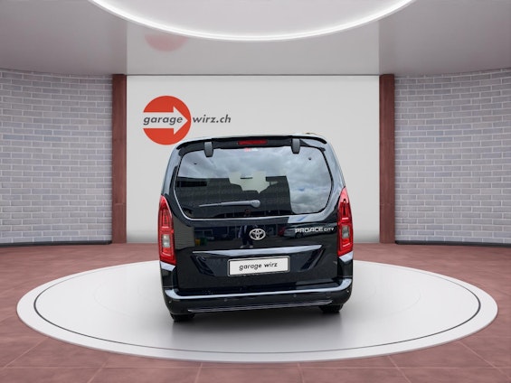 Vehicle image 3 Vehicle image 3