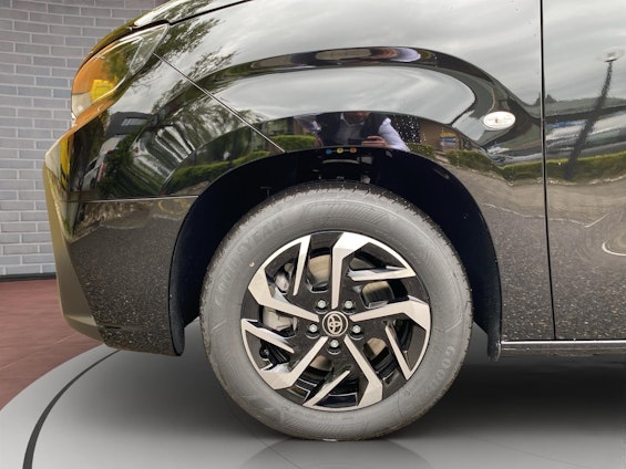 Vehicle image 9 Vehicle image 9