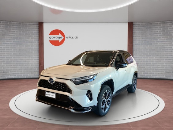 First vehicle image