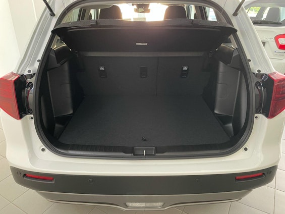 Vehicle image 6 Vehicle image 6