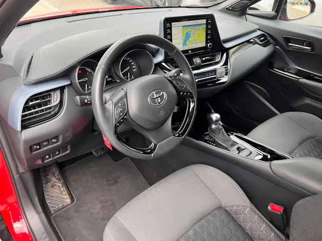 Toyota C-HR 2.0 VVTi HSD Trend