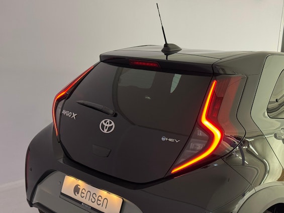 Vehicle image 16 Vehicle image 16