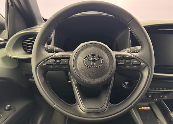 Vehicle image 12 Vehicle image 12