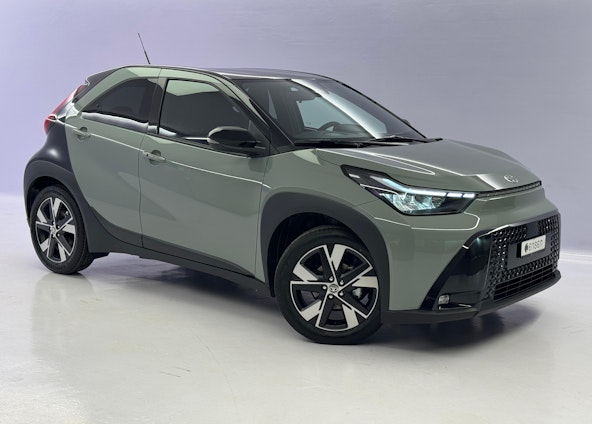 First vehicle image First vehicle image