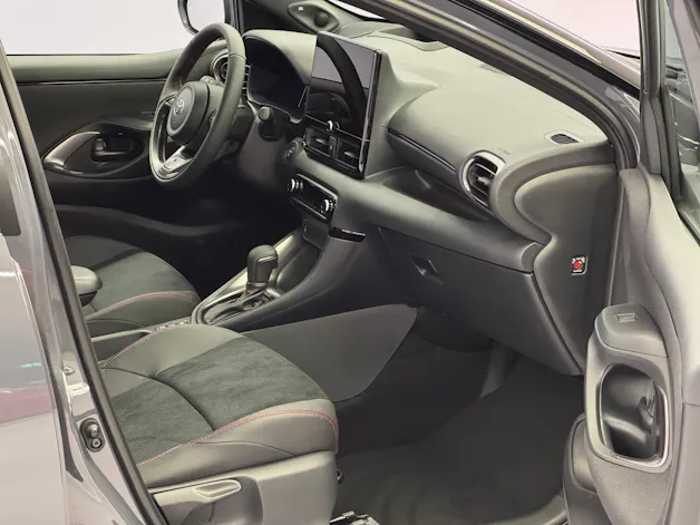 Toyota Yaris 1.5 VVT-i HSD GR Sport