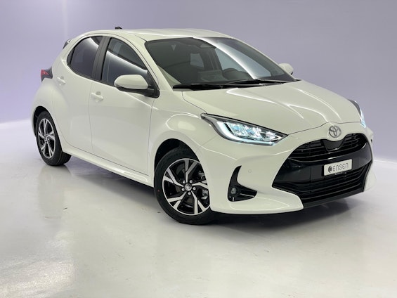 First vehicle image