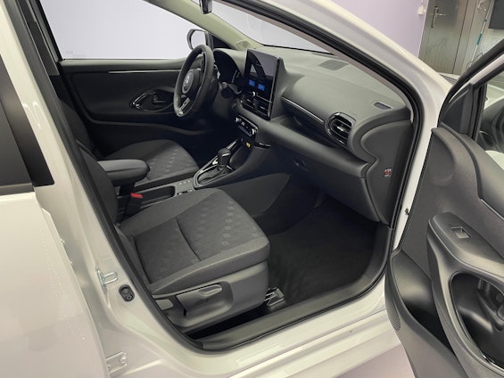 Vehicle image 7
