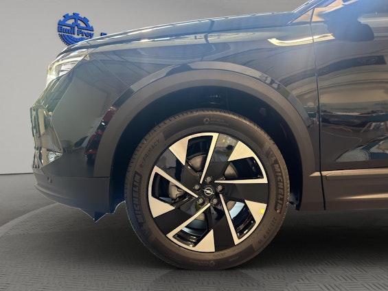 Vehicle image 8 Vehicle image 8