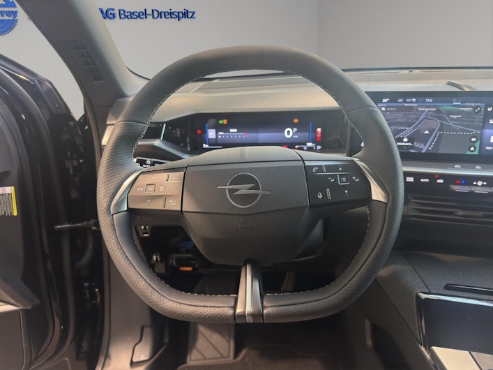 Vehicle image OPEL GRANDLAND