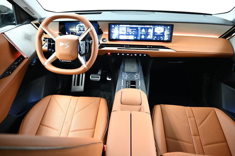 Vehicle image DS AUTOMOBILES DS N°8